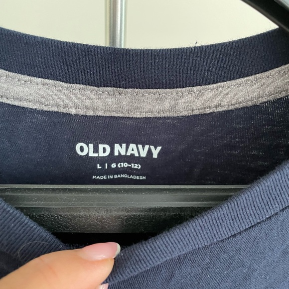 Old Navy Basic Tee - Picture 2 of 3